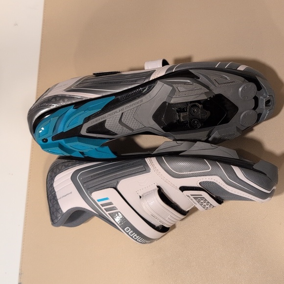 Shimano XC-31 Womens White and Gray Cycling Footwear SZ 44 W11 - Picture 3 of 3
